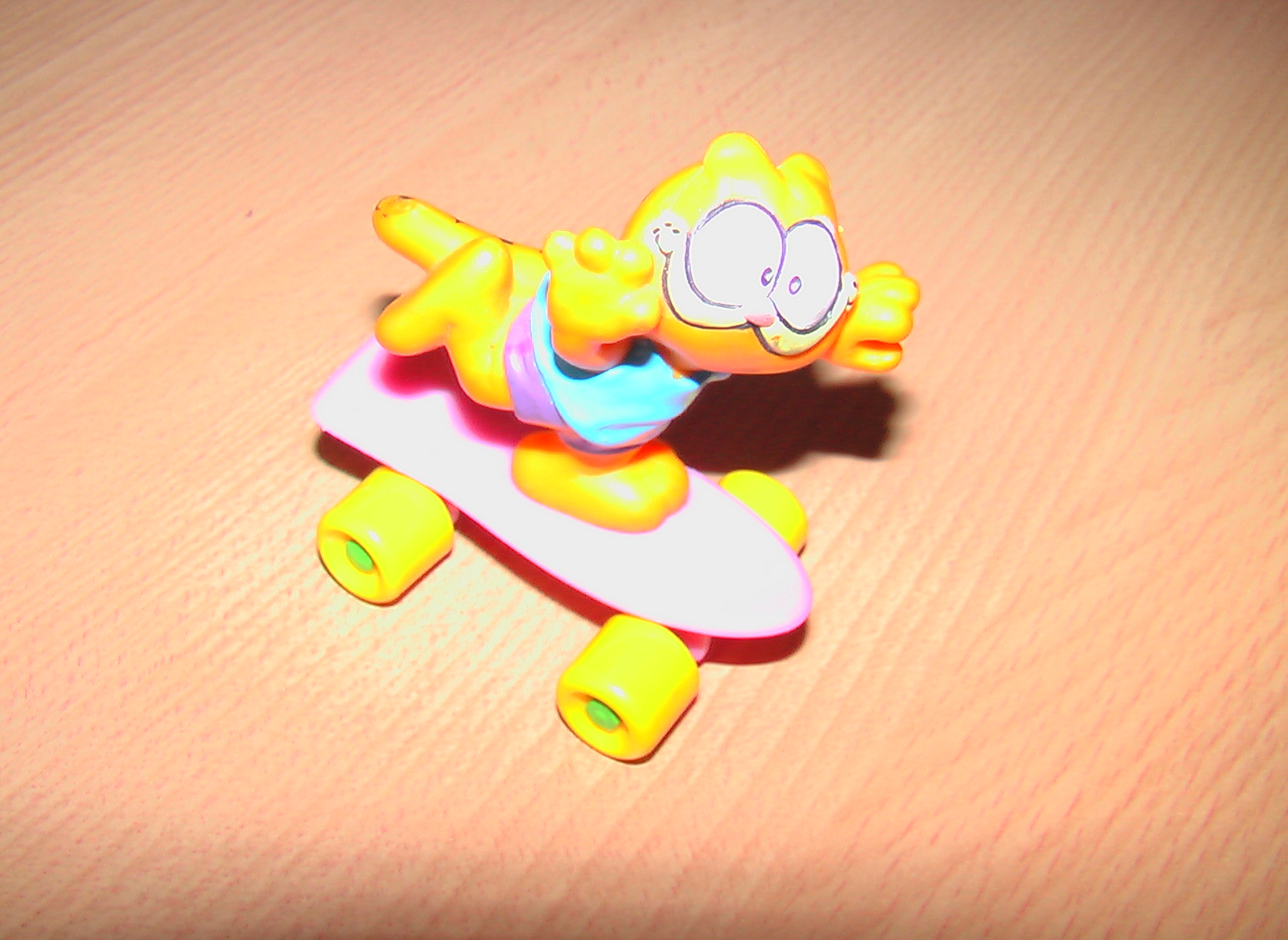 Garfield mit Skateboard
